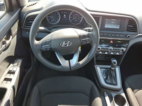 Used 2020 Hyundai Elantra SE w/ Cargo Package (C1) image 11