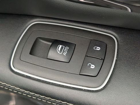 Used 2022 RAM 1500 Limited AWD/4WD image 36