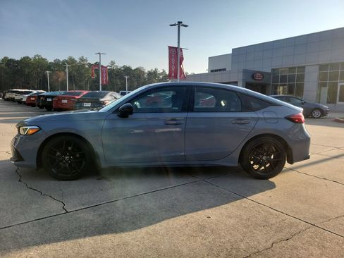 Used 2022 Honda Civic Sport image 2
