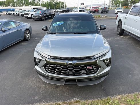 Used 2025 Chevrolet TrailBlazer RS w/ Convenience Package FWD image 2
