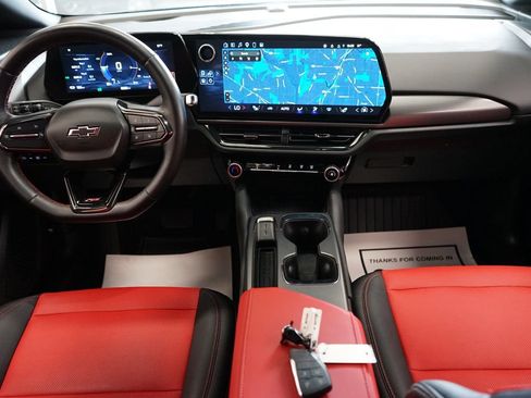 Used 2024 Chevrolet Equinox EV RS FWD image 52