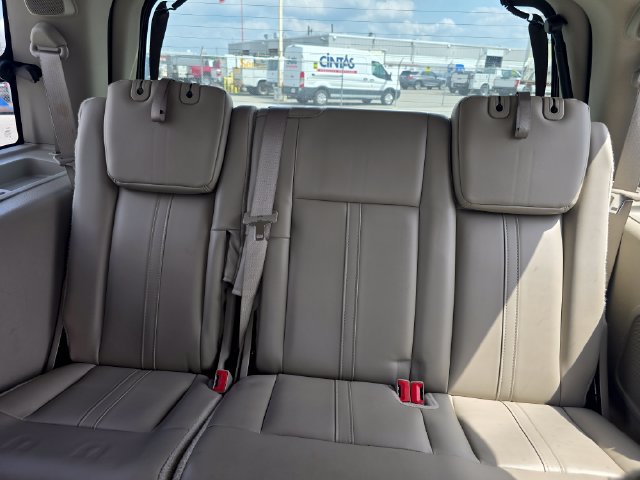 Used 2017 Lincoln Navigator Select AWD/4WD image 15