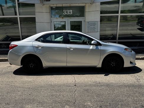 Used 2017 Toyota Corolla LE FWD image 3
