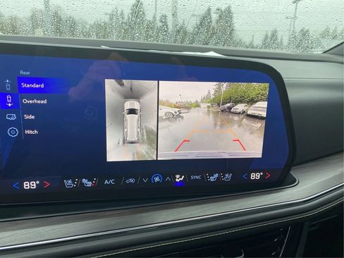 Used 2025 Chevrolet Suburban Premier image 35