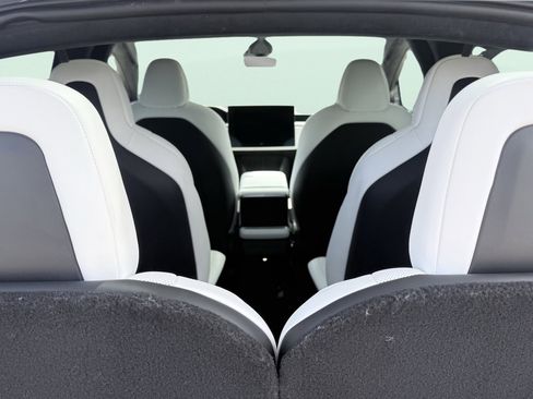 Used 2023 Tesla Model X AWD/4WD image 5