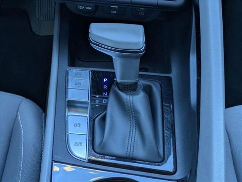 Used 2024 Hyundai Elantra SEL w/ Convenience Package FWD image 11
