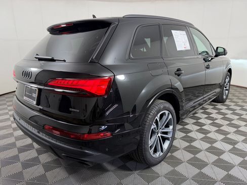 Used 2025 Audi Q7 2.0T Premium w/ Convenience Plus Package AWD/4WD image 9
