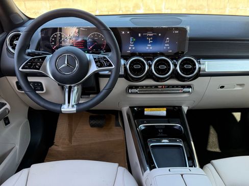 New 2026 Mercedes-Benz GLB 250 image 28