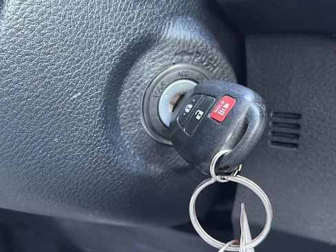 Used 2020 Toyota Tacoma SR AWD/4WD image 15