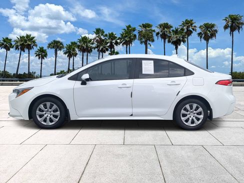 Used 2026 Toyota Corolla LE FWD image 6