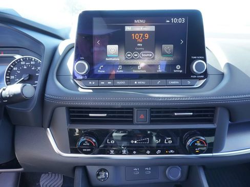 Certified 2026 Nissan Rogue SV FWD image 19