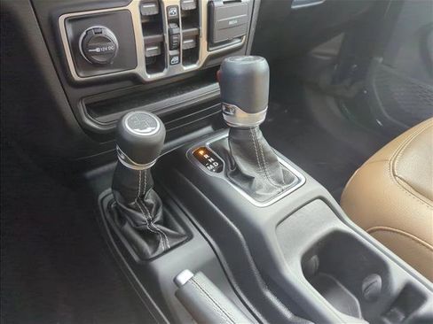 Used 2021 Jeep Wrangler Unlimited Sahara w/ Cold Weather Group image 18