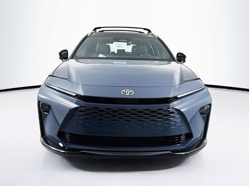 New 2026 Toyota Crown Signia image 2