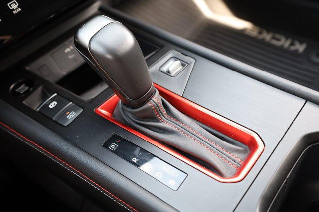 Certified 2025 Nissan Kicks SR AWD/4WD image 16