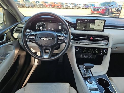 Used 2025 Genesis G70 2.5T image 7