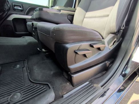 Used 2019 Chevrolet Silverado 1500 LT RWD image 17