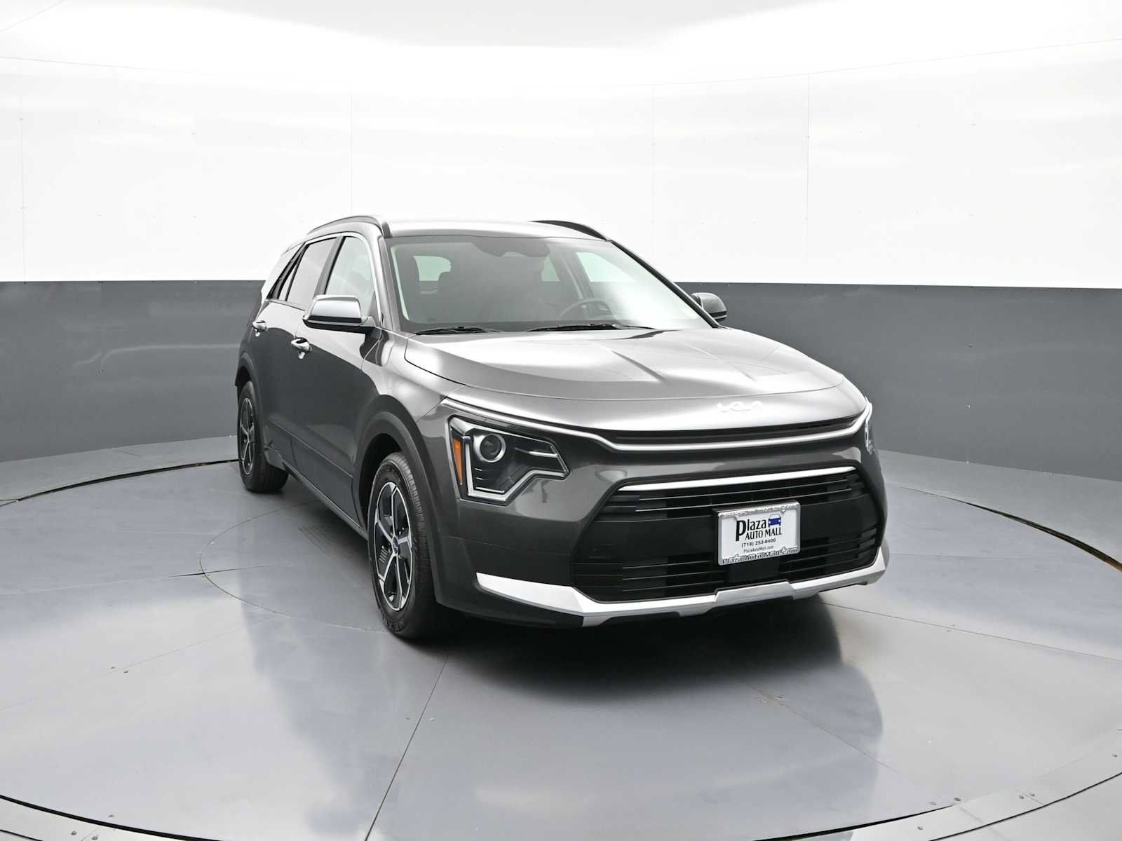 Certified 2025 Kia Niro EX w/ EX Cold Weather Package FWD image 3