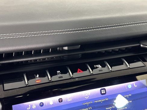 Used 2023 Jeep Grand Cherokee Overland w/ Luxury Tech Group IV image 15