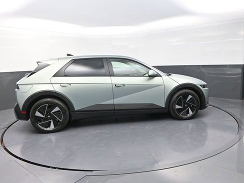New 2026 Hyundai Ioniq 5 SEL AWD/4WD image 9