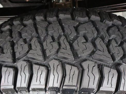 Used 2022 Ford F250 Platinum w/ FX4 Off-Road Package AWD/4WD image 95