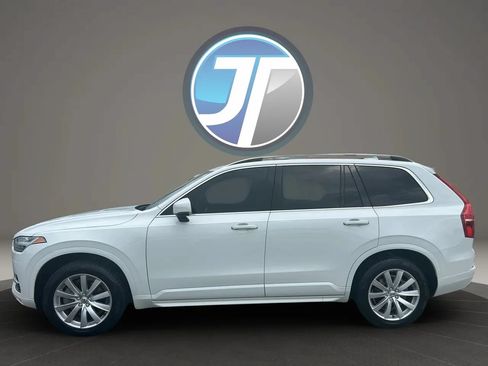 Used 2018 Volvo XC90 T6 Momentum w/ Momentum Plus Package AWD/4WD image 3