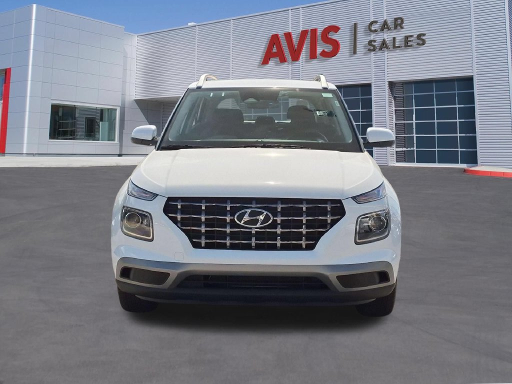 Used 2026 Hyundai Venue SEL FWD image 2