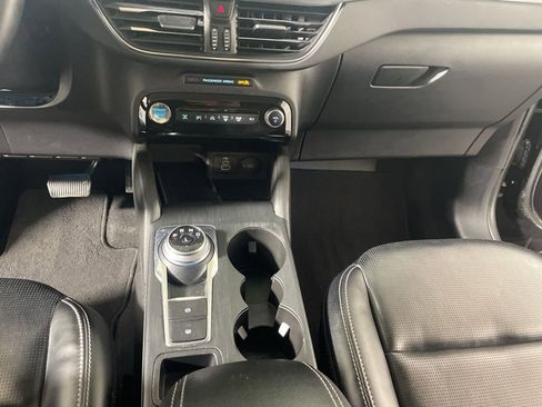 Used 2024 Ford Escape Platinum image 17