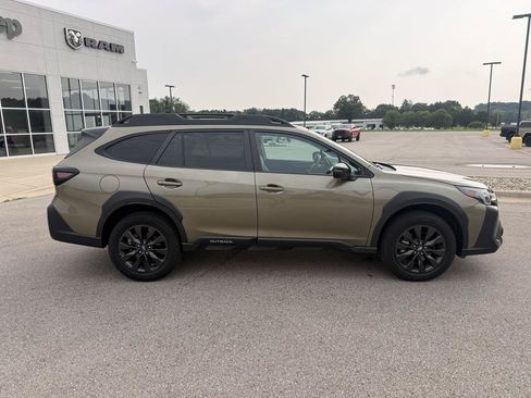Used 2025 Subaru Outback Onyx Edition AWD/4WD image 2