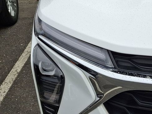 Used 2024 Chevrolet Trax LT w/ Driver Confidence Package FWD image 4