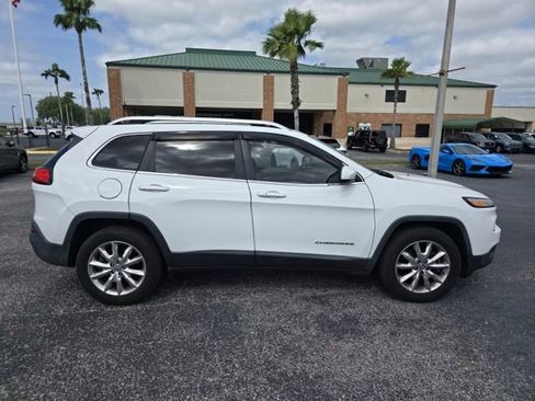Used 2016 Jeep Cherokee Limited image 4