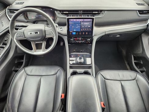 Used 2024 Jeep Grand Cherokee L Limited w/ Luxury Tech Group II AWD/4WD image 10