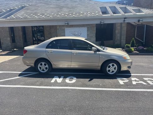Used 2005 Toyota Corolla CE FWD image 4