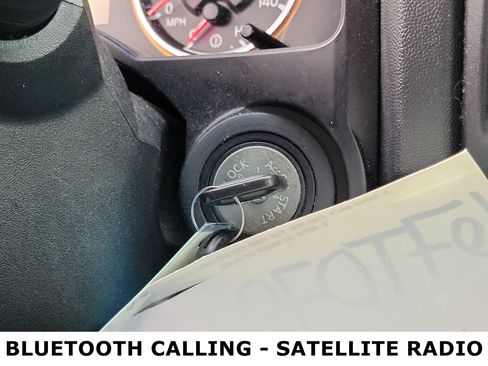 Used 2013 Nissan Titan SV w/ SV Value Truck Pkg image 28