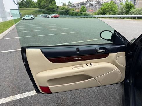 Used 2002 Chrysler Sebring Limited FWD image 23
