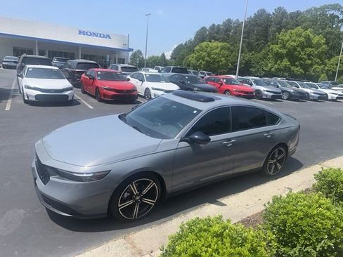 Used 2023 Honda Accord Sport image 9