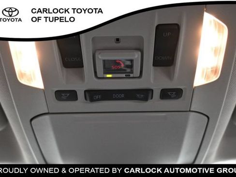 Used 2023 Toyota Highlander XLE AWD/4WD image 47