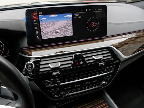 Used 2023 BMW M550i xDrive w/ Executive Package AWD/4WD image 39
