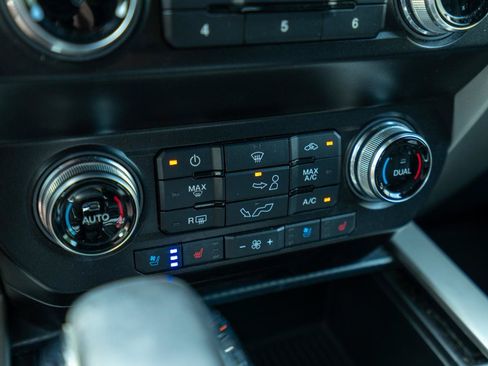 Used 2020 Ford F150 Lariat w/ Equipment Group 502A Luxury AWD/4WD image 21