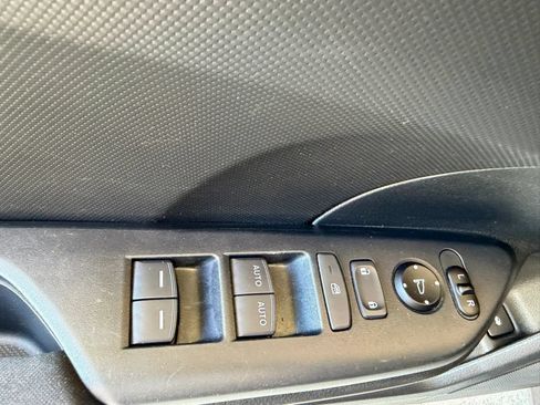 Used 2019 Honda Civic LX image 9