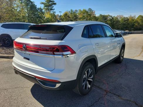 New 2026 Volkswagen Atlas Cross Sport SE FWD image 4