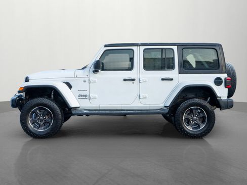 Used 2018 Jeep Wrangler Unlimited Sahara w/ Uconnect 4C Nav & Sound Group image 4