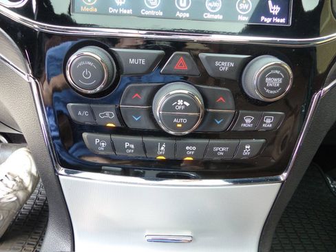 Used 2019 Jeep Grand Cherokee Summit w/ Platinum Series Group AWD/4WD image 37