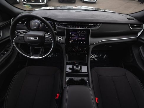 New 2025 Jeep Grand Cherokee Laredo X w/ Luxury Tech Group I image 26