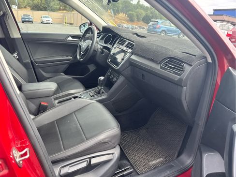 Used 2021 Volkswagen Tiguan SE w/ Panoramic Sunroof Package FWD image 10