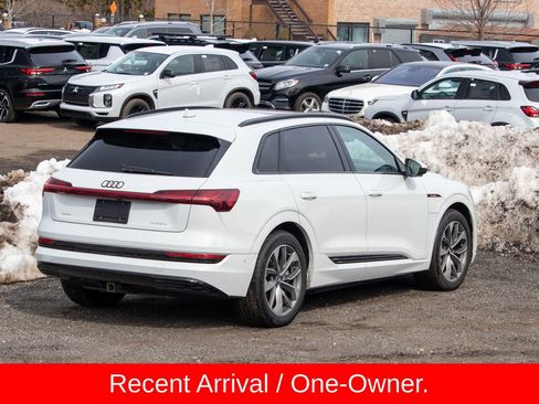 Used 2021 Audi e-tron Premium Plus w/ Premium Plus Package image 6