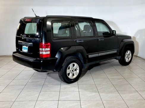 Used 2012 Jeep Liberty Sport image 8
