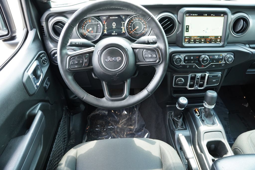 Used 2022 Jeep Gladiator Sport AWD/4WD image 18