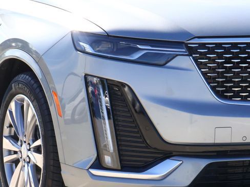 Certified 2023 Cadillac XT6 Premium Luxury image 9