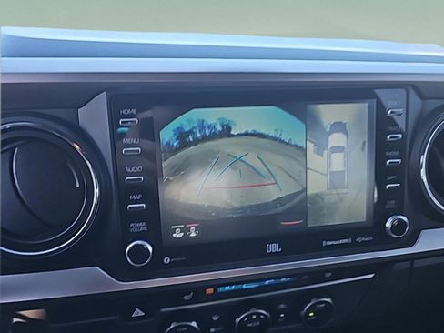 Used 2022 Toyota Tacoma Limited image 25