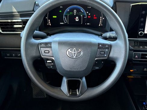 Used 2025 Toyota Camry LE image 21